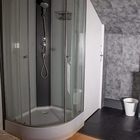 Uniq Guest house